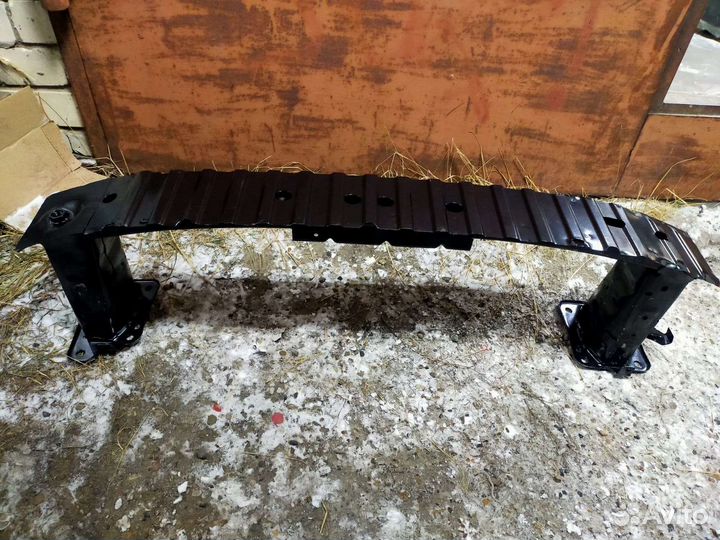 Усилитель бампера Ford