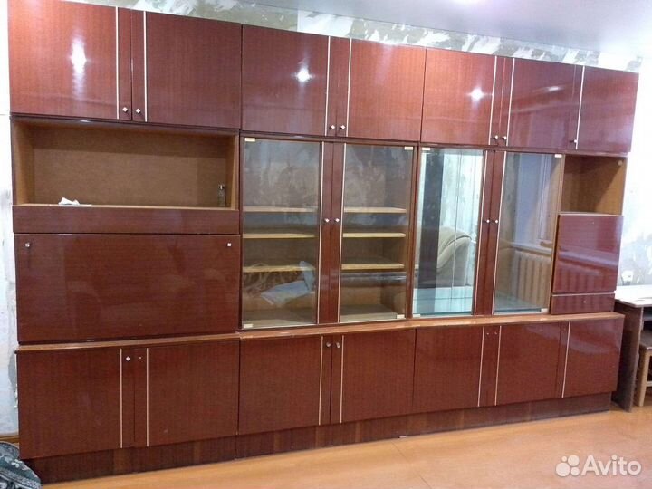 Шкаф сервант