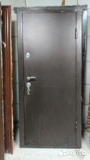 Входные двери б / у 86 и 96/205