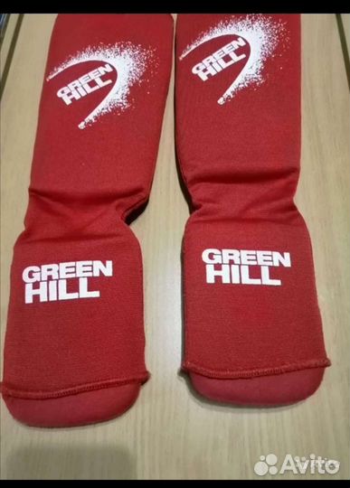 Перчатки и шлем для борьбы