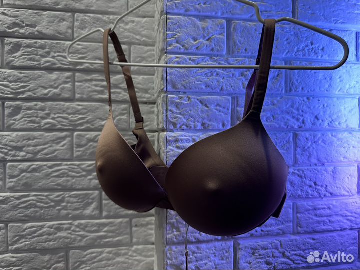 Бюстгальтер Skims от Ким Кардашьян оригинал