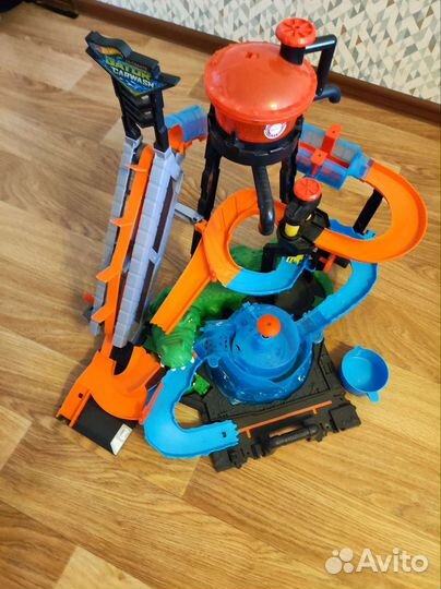 Гоночная трасса Monster track автомойка