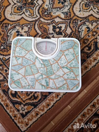 Весы бытовые напольные вбн-130Б