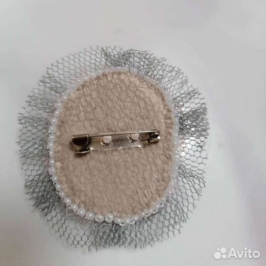 Брошь из бисера