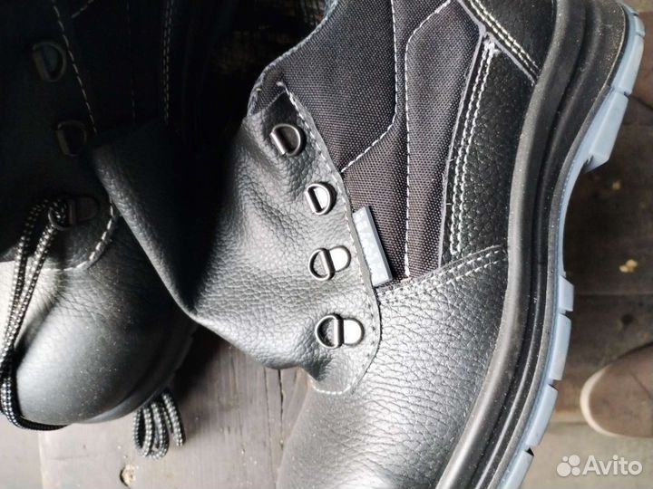 Рабочие ботинки