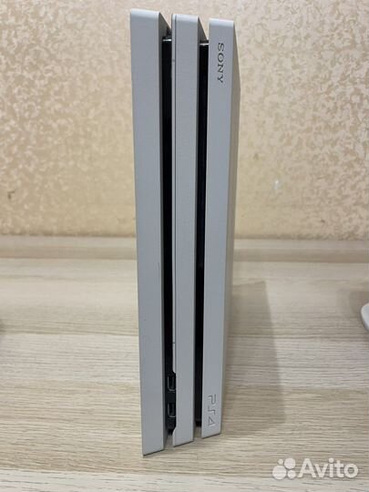 Sony Playstation 4 pro 1tb