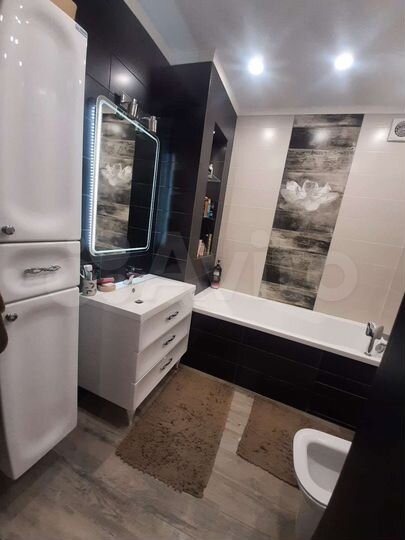 Доля в 3-к. квартире, 114,7 м², 12/16 эт.