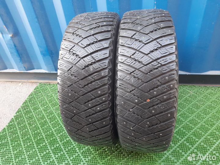 Goodyear Ultragrip Ice Arctic 215/60 R17 107T