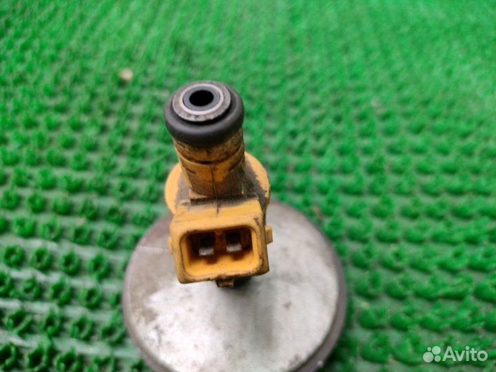 Форсунка инжекторная Газ Газель 3302 3302 1999