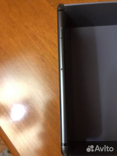 iPhone 8, 64 ГБ