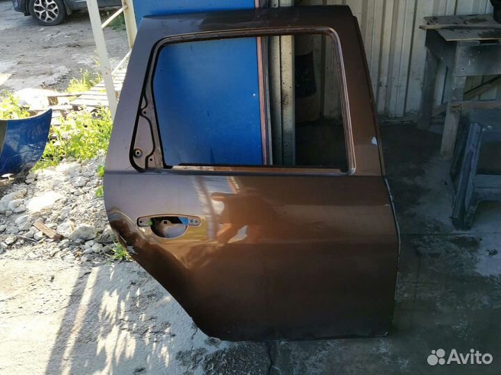 Дверь задняя правая Renault Duster