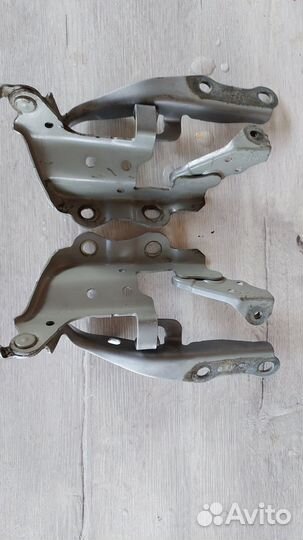 Крепление капота