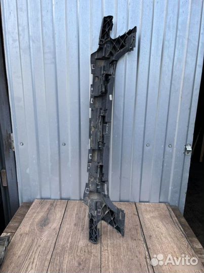 Усилитель бампера передний Ford Focus 2 1.6 2009