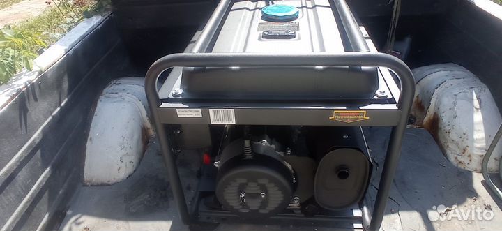 Генератор бензиновый 5 квт huter DY6500LX новый