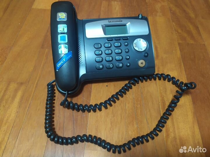 Телефон panasonic (база) + 2-е трубки к ней