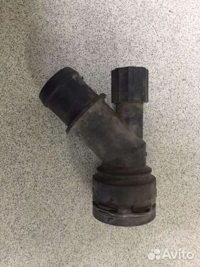 Фланец радиатора охлаждения Skoda octavia 1