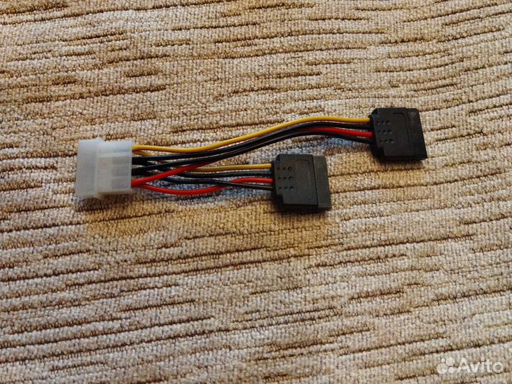 Переходник molex - 2 SATA