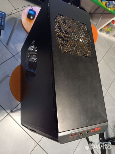 Топовый огромный корпус от TT