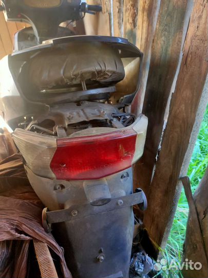 Продается скутер на запчасти или под востановление