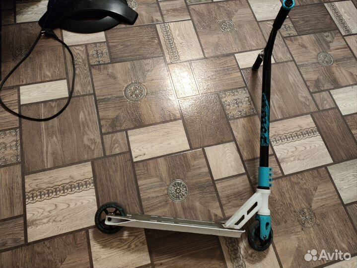 Трюковой самокат Novatrack Noise 110