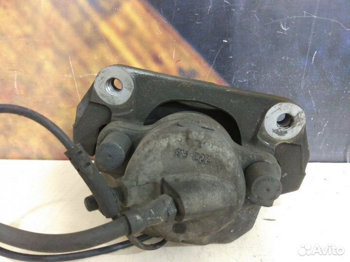 Суппорт передний левый Bmw 525I E60 M54 2003