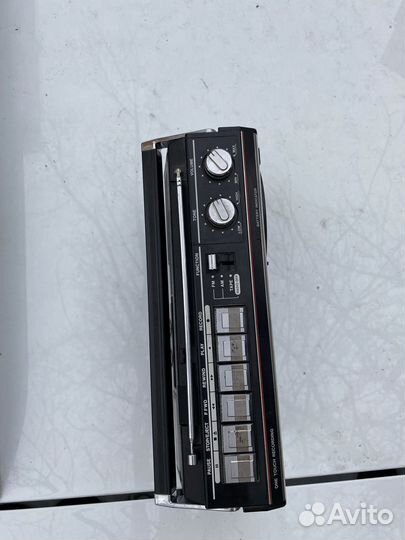 Кассетный магнитофон sanyo