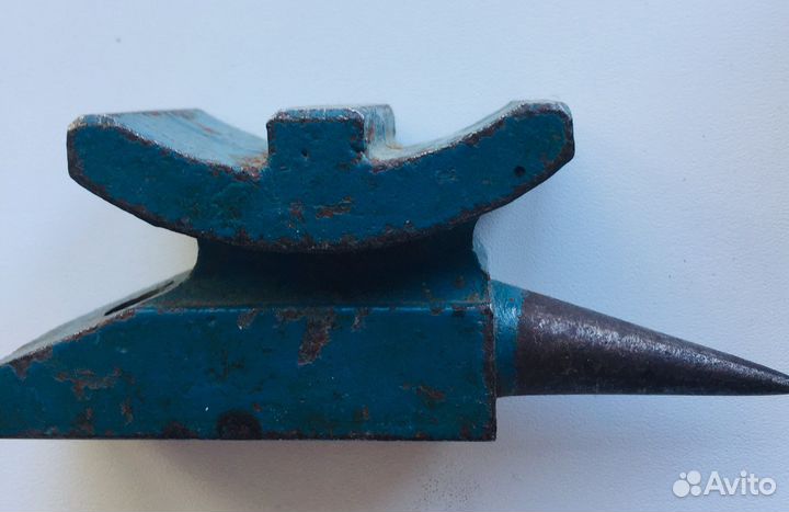 Наковальня и тиски ювелира