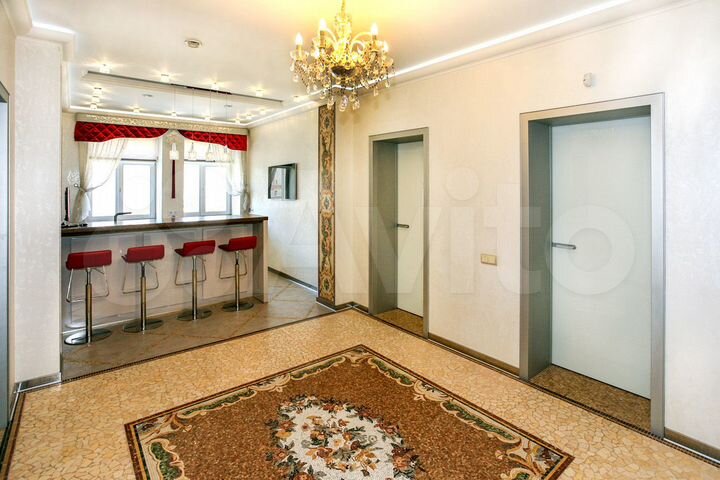 3-к. квартира, 123,8 м², 3/6 эт.