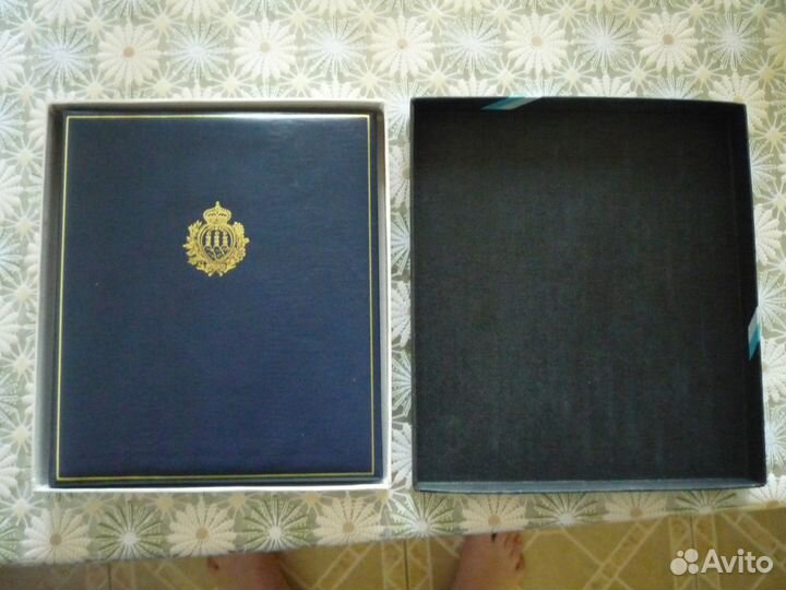 Продам подарочный альбом с марками Сан Морино