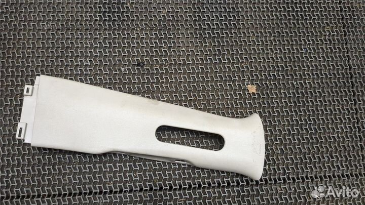 Обшивка центральной стойки Chrysler Pacifica, 2017