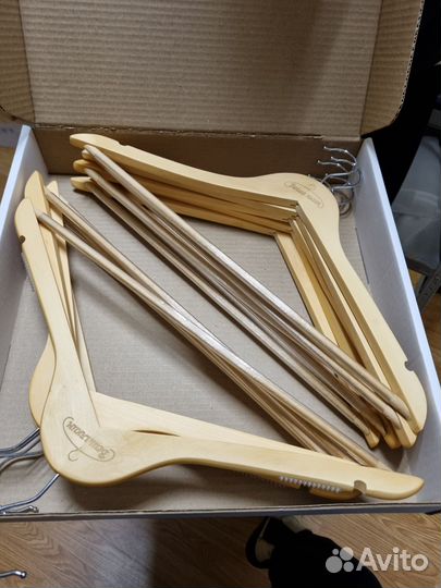 Вешалки плечики деревянные