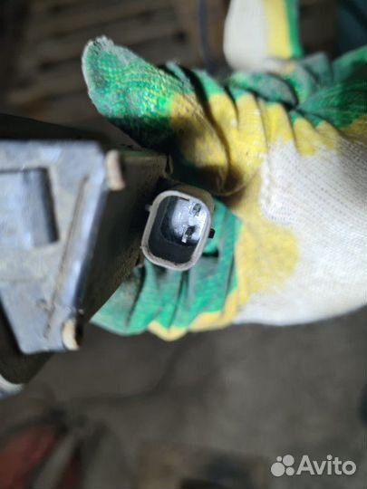 Кнопка открывания багажника Ford Focus 2 kkda 2008