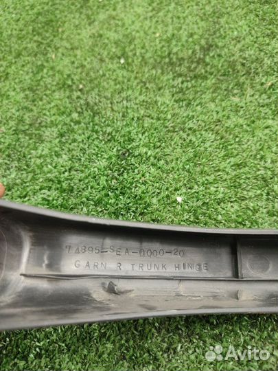 Накладка на петлю багажника Honda Accord CL7 K20Z