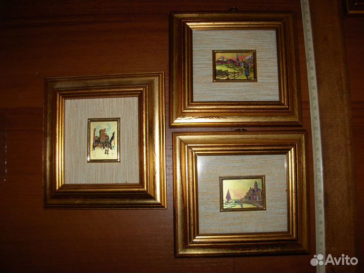 Литография на золотой фольге в рамке