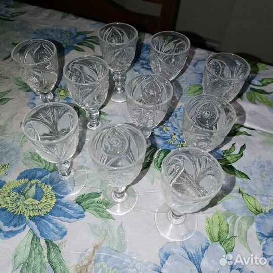 Рюмки хрустальные 9 штук