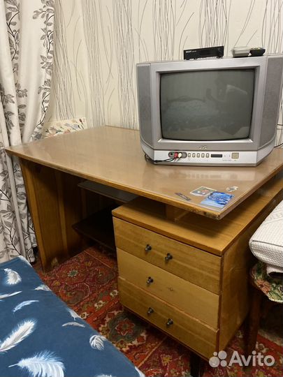 Стол письменный с ящиками