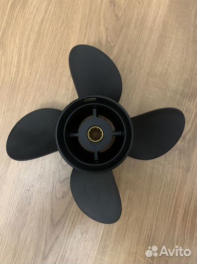 Винт гребной Solas Amita-4