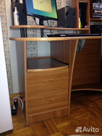 Компьютерный стол