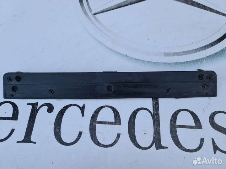 Подномерная планка Mercedes W220