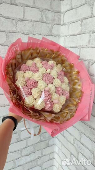 Букеты из шок. роз, зефира, сухофруктов