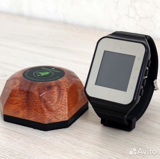 Кнопка вызова официанта с часами-пейджером