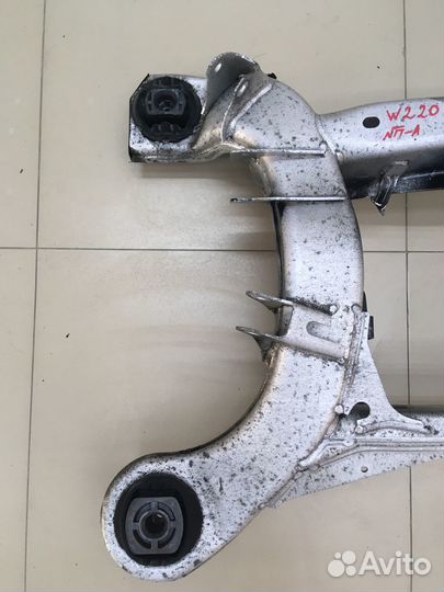 Подрамник Mercedes w220