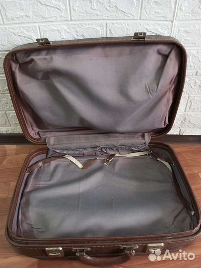 Чемоданы времен СССР, торг