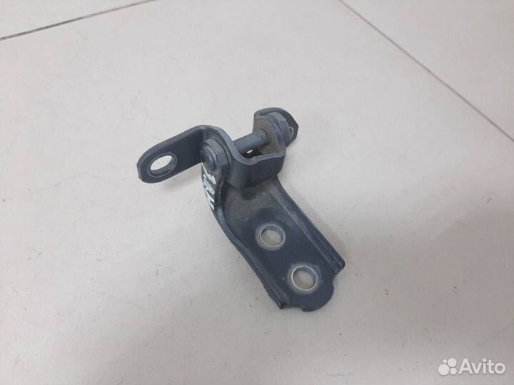 Петля двери задней левой нижняя Toyota Land Cruiser J100 1998-2007