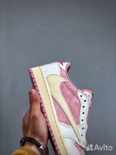 Кроссовки Travis Scott x Air Jordan 1 Low OG 'Shy