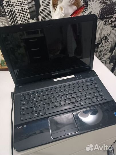 Ноутбук Sony Vaio i3 (vpcea3M1R1)