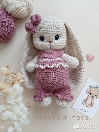 Вязаные игрушки зайка