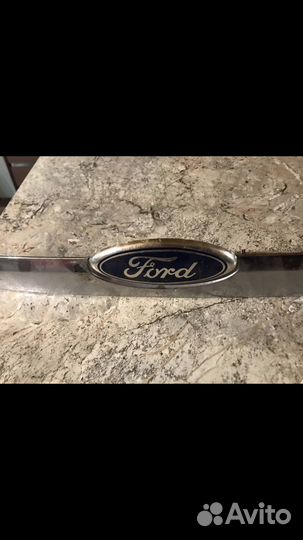 Накладка крышки багажника (молдинг) форд
