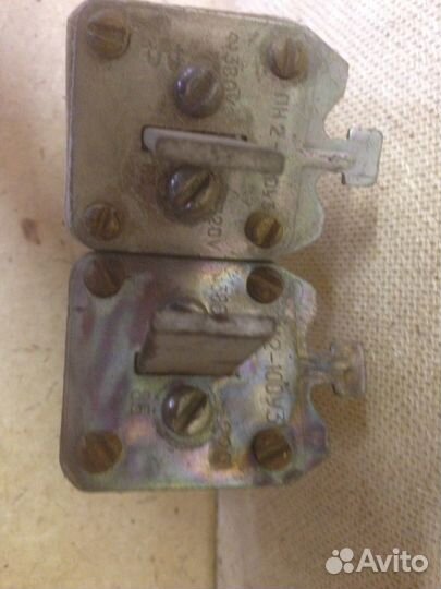 Два предохранителя 40А