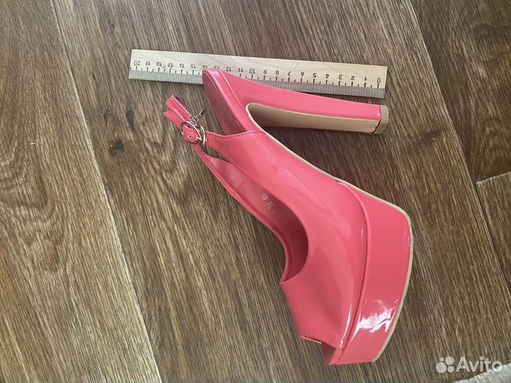 Босоножки женские 38 размер